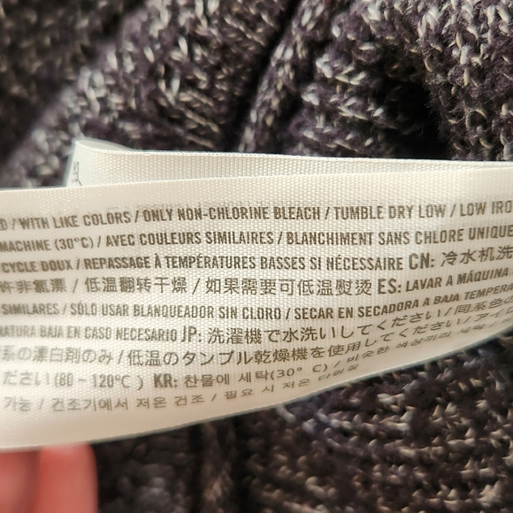 Men's Hollister California Knitted Sweater - Picture 4 of 5